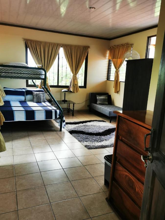 Villa Guarias Пунтаренас Екстериор снимка